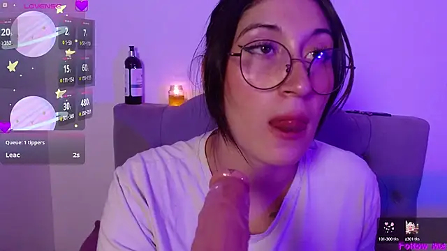 Red-moon1 online show from January 2025 02:49:01 PM