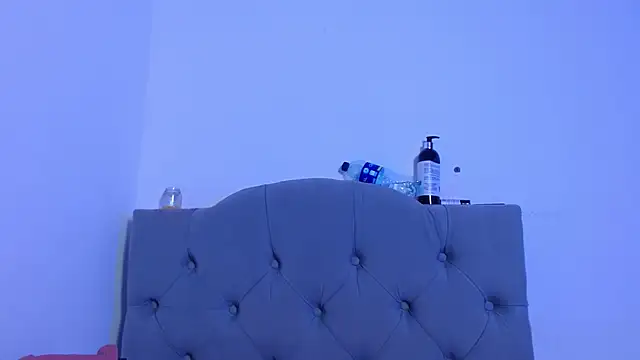 Red-moon1 online show from January 2025 05:17:01 PM