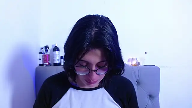 Red-moon1 online show from March 2025 01:48:01 PM