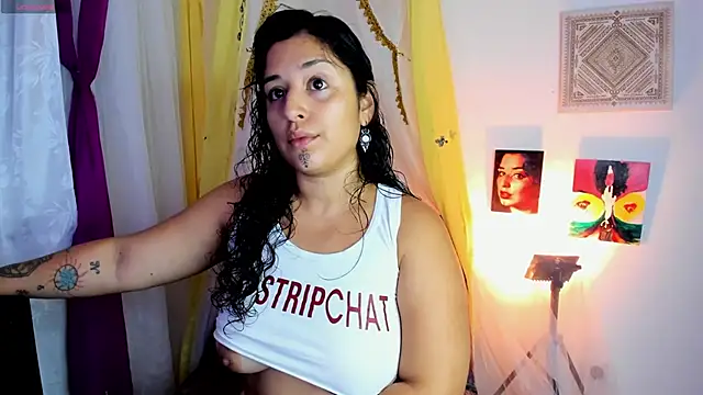 sophiaamethystt online show from November 2025 04:42:02 PM