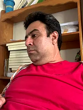 EmilianoGt online show from October 2025 06:07:01 PM