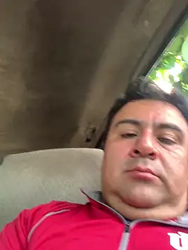 EmilianoGt online show from October 2025 08:32:02 PM