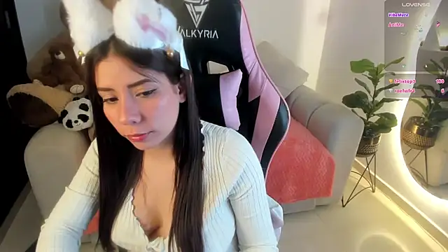 eval lee18 online show from February 2025 09:00:02 AM