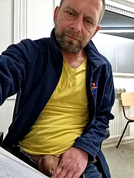 Snapshot of Mjn34 chatting on February 2025 06:42:02 AM Mjn34 online show from February 2025 06:42:02 AM