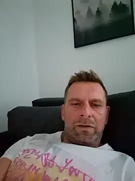 Snapshot of Mjn34 chatting on October 2025 05:46:01 AM Mjn34 online show from October 2025 05:46:01 AM