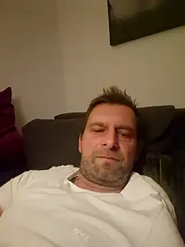 Snapshot of Mjn34 chatting on December 2025 06:40:02 AM Mjn34 online show from December 2025 06:40:02 AM