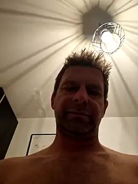 Snapshot of Mjn34 chatting on December 2025 06:29:02 AM Mjn34 online show from December 2025 06:29:02 AM