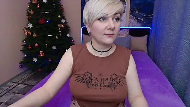 Snapshot of BlondPearl chatting on January 2026 05:38:02 PM BlondPearl online show from January 2026 05:38:02 PM