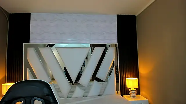 Linda4Petite online show from February 2026 06:22:02 PM