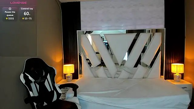 Linda4Petite online show from March 2026 06:13:01 PM