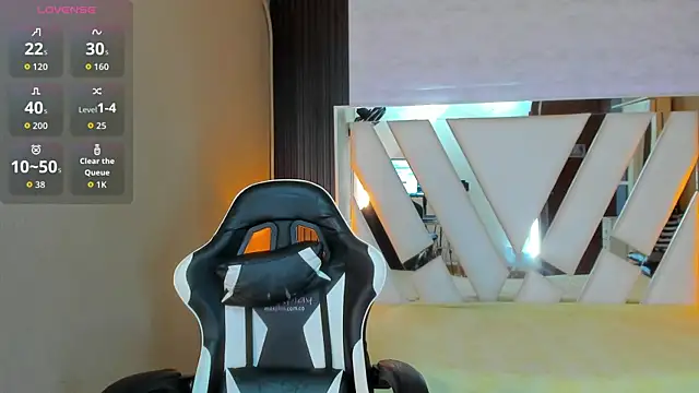 Linda4Petite online show from April 2026 06:36:02 PM