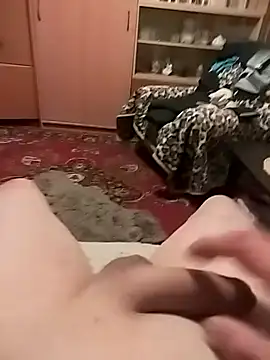 Snapshot of Robertino21cm chatting on December 2025 09:41:02 PM Robertino21cm online show from December 2025 09:41:02 PM