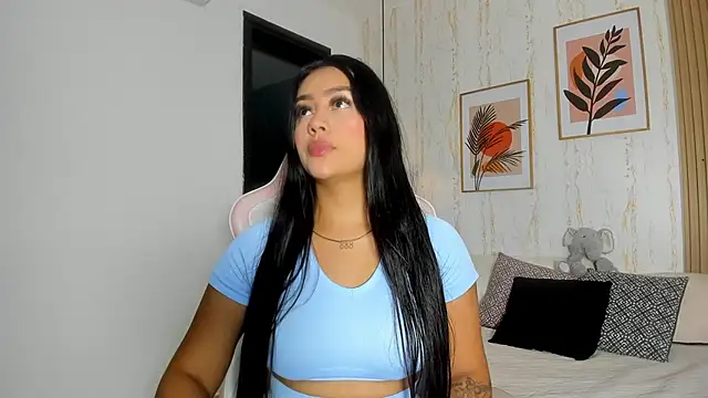 CameronCollins  online show from December 2024 07:42:02 PM