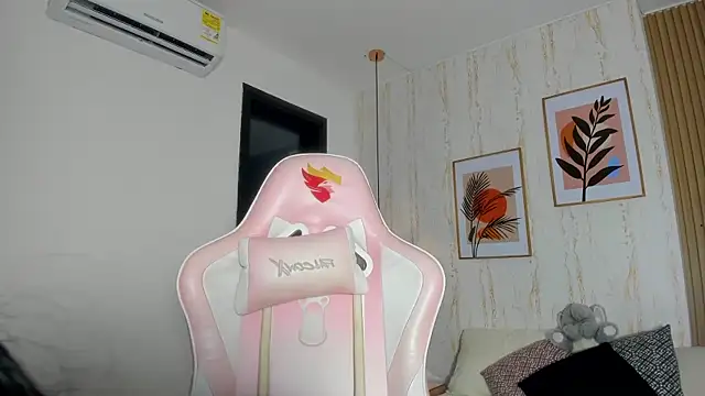 CameronCollins  online show from January 2025 07:45:02 PM