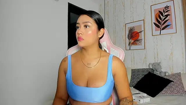 CameronCollins  online show from January 2025 06:35:01 PM