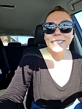 Ellie-L-Elizabeth online show from February 2025 04:10:02 PM