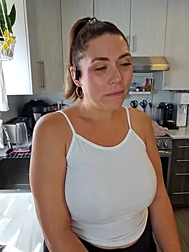 Ellie-L-Elizabeth online show from September 2025 04:28:02 PM