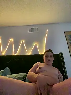 Snapshot of ththotmomma chatting on December 2024 07:24:02 AM ththotmomma online show from December 2024 07:24:02 AM