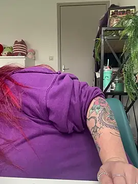 Snapshot of LunaMoongirl chatting on February 2025 02:04:01 PM LunaMoongirl online show from February 2025 02:04:01 PM