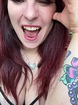 Snapshot of LunaMoongirl chatting on March 2025 01:28:01 PM LunaMoongirl online show from March 2025 01:28:01 PM