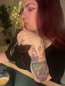 Snapshot of LunaMoongirl chatting on November 2025 05:21:01 AM LunaMoongirl online show from November 2025 05:21:01 AM