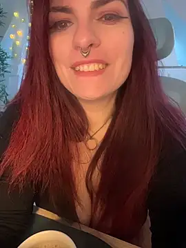 Snapshot of LunaMoongirl chatting on November 2025 03:49:01 PM LunaMoongirl online show from November 2025 03:49:01 PM