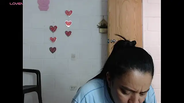 Snapshot of Dulce_Anita chatting on June 2026 04:00:01 PM Dulce Anita online show from June 2026 04:00:01 PM