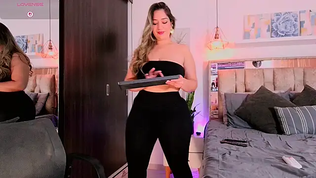 Dulce Morrys online show from March 2026 04:46:01 PM