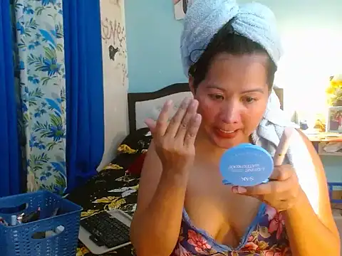 Snapshot of PearlOfAsia21 chatting on November 2025 12:57:01 AM PearlOfAsia21 online show from November 2025 12:57:01 AM