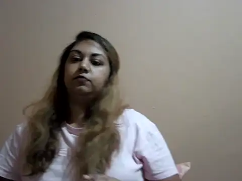 bellachow10 online show from November 2025 05:34:02 PM