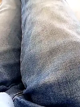 Snapshot of mickzizi chatting on March 2025 08:20:02 AM mickzizi online show from March 2025 08:20:02 AM