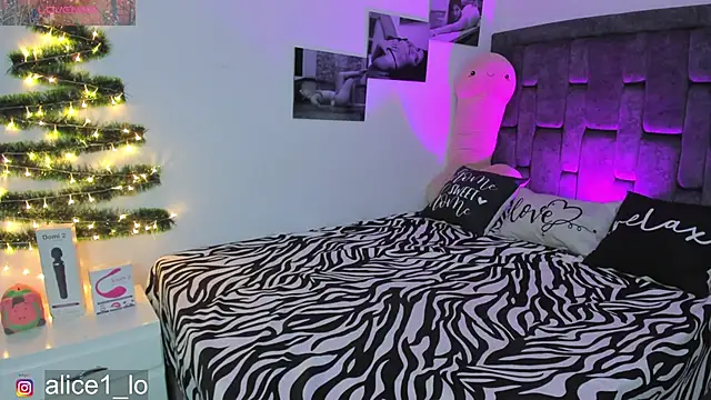 Snapshot of candy_alicee chatting on December 2024 10:11:02 AM candy alicee online show from December 2024 10:11:02 AM