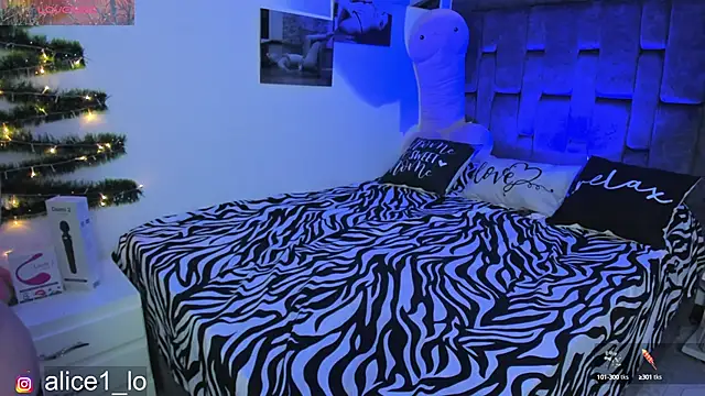 Snapshot of candy_alicee chatting on December 2024 10:55:02 AM candy alicee online show from December 2024 10:55:02 AM