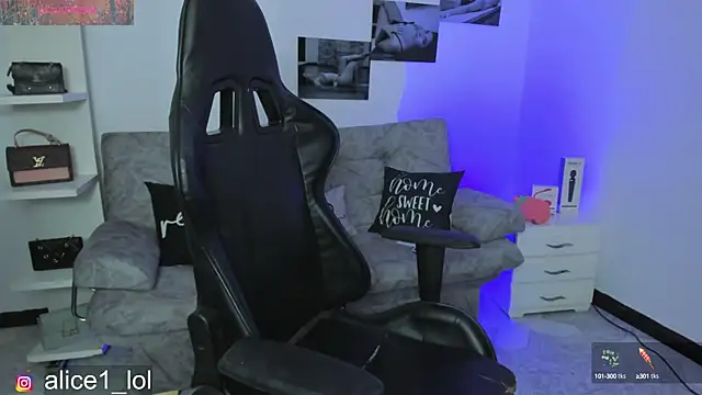 Snapshot of candy_alicee chatting on January 2025 11:03:01 AM candy alicee online show from January 2025 11:03:01 AM