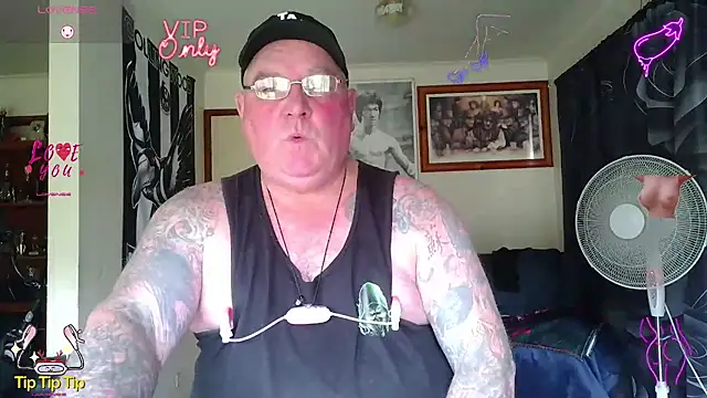 Snapshot of HOTANAL chatting on May 2026 02:20:02 AM HOTANAL online show from May 2026 02:20:02 AM