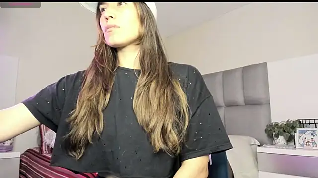 Snapshot of Charlotte7-7 chatting on September 2025 12:13:02 AM Charlotte7-7 online show from September 2025 12:13:02 AM