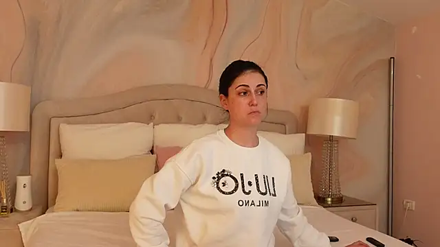 Snapshot of OliviaSirena chatting on February 2025 07:58:02 PM OliviaSirena online show from February 2025 07:58:02 PM