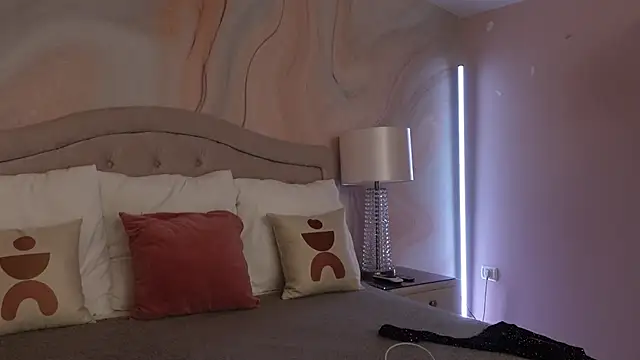 Snapshot of OliviaSirena chatting on October 2025 07:34:01 PM OliviaSirena online show from October 2025 07:34:01 PM