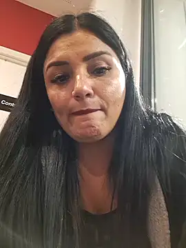 Snapshot of laura_dirtyhot chatting on December 2024 10:52:02 PM laura dirtyhot online show from December 2024 10:52:02 PM