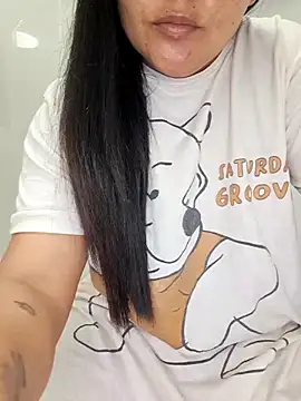 Snapshot of laura_dirtyhot chatting on February 2025 10:14:02 PM laura dirtyhot online show from February 2025 10:14:02 PM