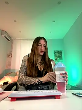 IvyHoney online show from September 2025 09:20:01 AM