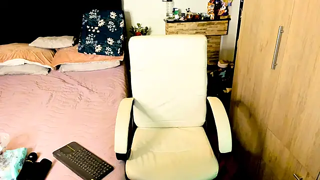 Xiimen online show from March 2025 04:29:02 PM