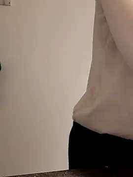 Moi Lina online show from December 2025 02:14:02 PM