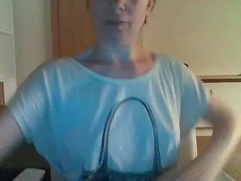 Moi Lina online show from August 2026 10:22:02 PM