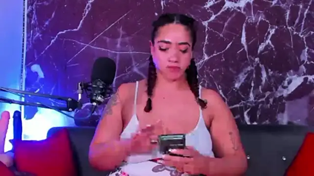 HannaMiillsxh online show from February 2026 02:44:01 PM