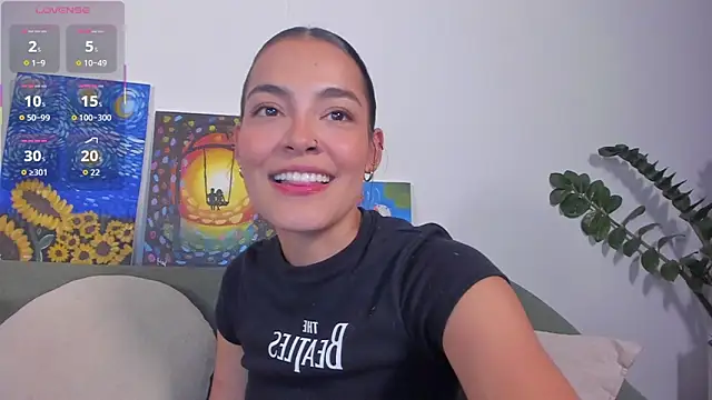 TIFFANYRUSSO online show from June 2026 05:42:01 AM