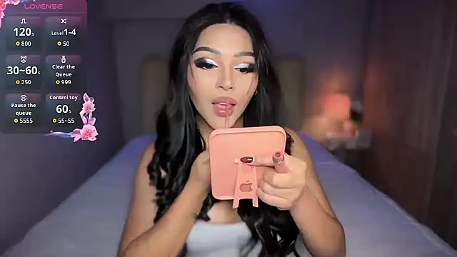 Snapshot of shantal_r0mance chatting on January 2026 10:44:02 PM shantal r0mance online show from January 2026 10:44:02 PM