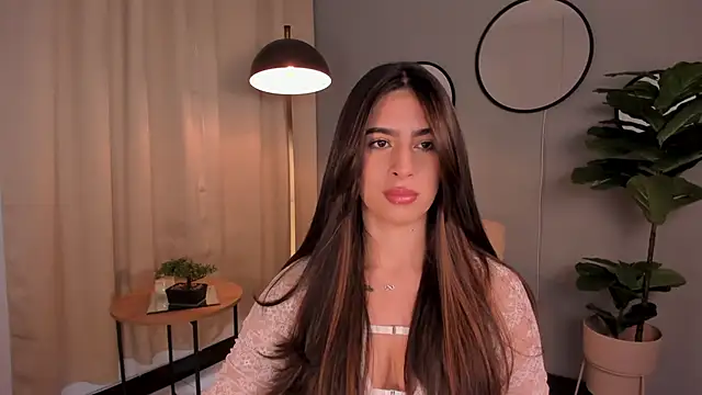 LiaPearce online show from February 2025 01:41:01 PM