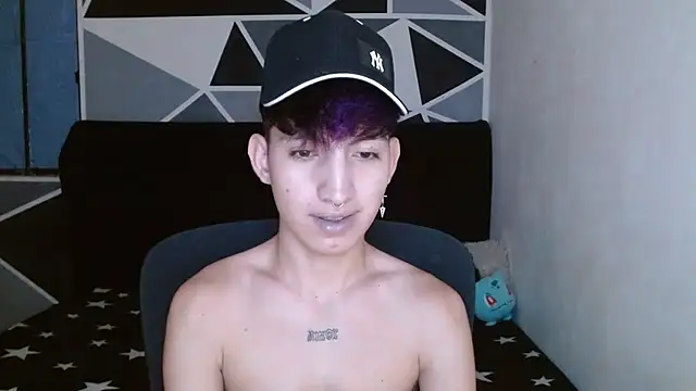 Snapshot of littlextreme chatting on December 2024 01:51:01 AM littlextreme online show from December 2024 01:51:01 AM