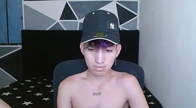 Snapshot of littlextreme chatting on December 2024 06:45:02 AM littlextreme online show from December 2024 06:45:02 AM